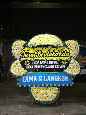 Papan Bunga Duka di Banyakan